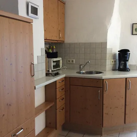 Winzerhaeuschen, Weingut Th. Mueller * 瑞尔